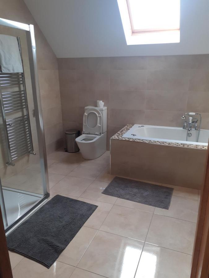Single Or Twin Room In Lovely Country Residence Nobber Екстер'єр фото